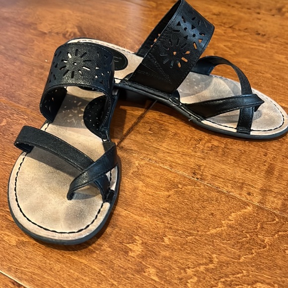 Boc Born Womens slip on sandals black approximate size 7.5 - Picture 4 of 13